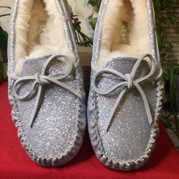UGGs, women, glitter slip on shoe. - Picture 9 of 10